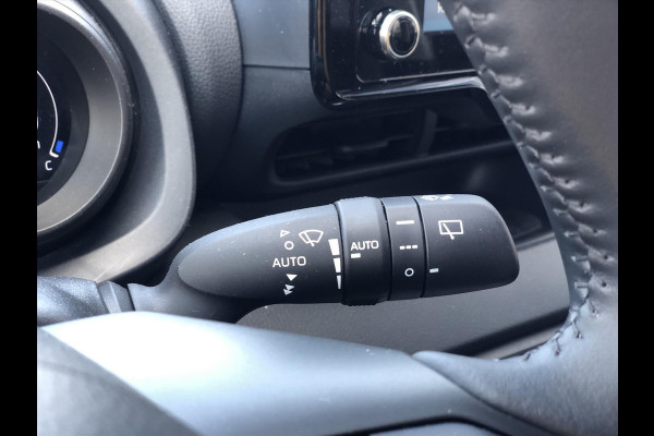 Toyota Yaris 1.5 Hybrid Dynamic | Apple CarPlay/Android Auto, LED, Parkeercamera, Adaptive Cruise control, Weinig KM!