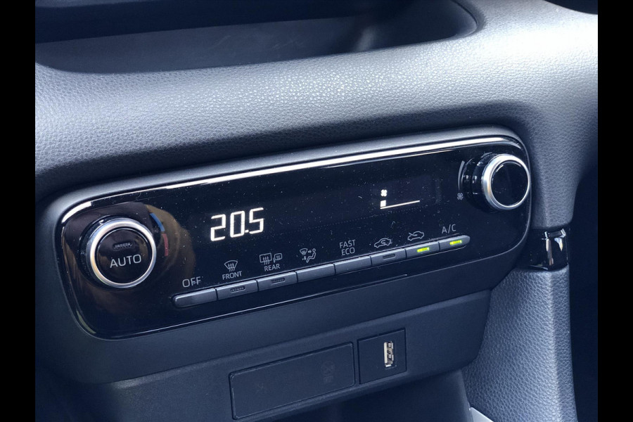 Toyota Yaris 1.5 Hybrid Dynamic | Apple CarPlay/Android Auto, LED, Parkeercamera, Adaptive Cruise control, Weinig KM!
