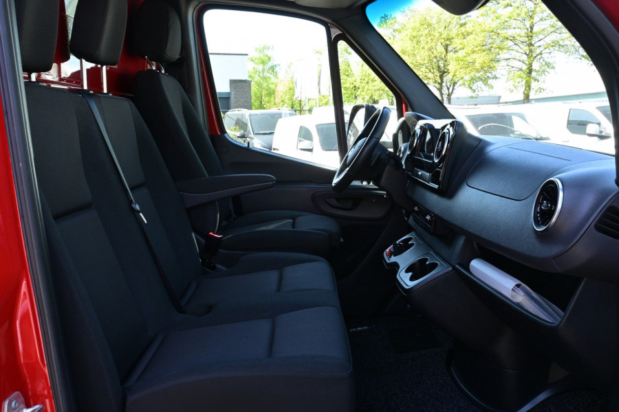 Mercedes-Benz Sprinter 515 CDI L3 Bakwagen met laadklep Dhollandia klep, LED, Distronic, Geveerde stoel