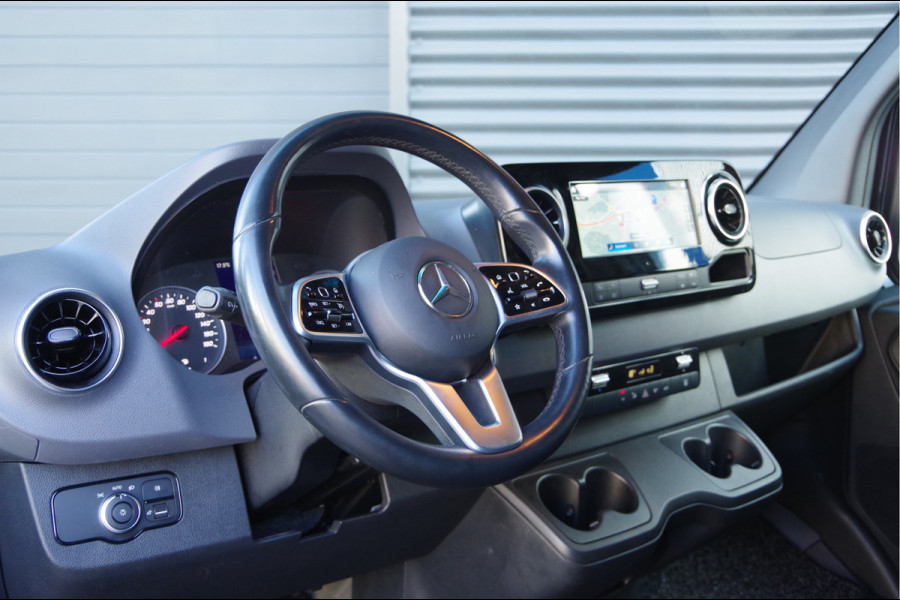 Mercedes-Benz Sprinter 319 3.0 CDI L2H2 LED, LUCHTVERING, 3.5T TREKHAAK, MBUX 10'', 360 CAMERA, STOELVERWARMING, CRUISE, NAVI, CLIMA, STANDKACHEL, APPL