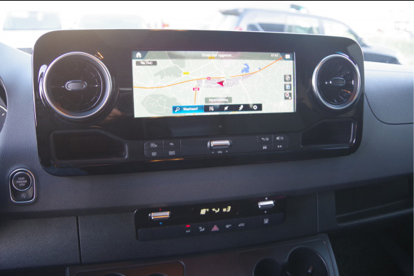 Mercedes-Benz Sprinter 319 3.0 CDI L2H2 LED, LUCHTVERING, 3.5T TREKHAAK, MBUX 10'', 360 CAMERA, STOELVERWARMING, CRUISE, NAVI, CLIMA, STANDKACHEL, APPL