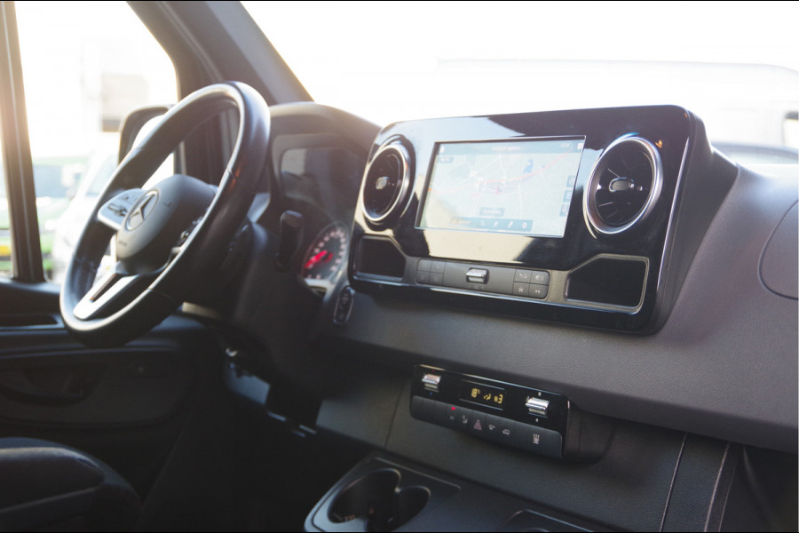 Mercedes-Benz Sprinter 319 3.0 CDI L2H2 LED, LUCHTVERING, 3.5T TREKHAAK, MBUX 10'', 360 CAMERA, STOELVERWARMING, CRUISE, NAVI, CLIMA, STANDKACHEL, APPL