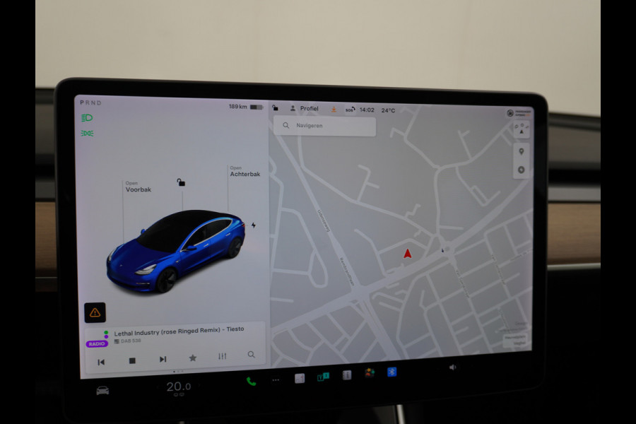 Tesla Model 3 RWD SR+ 60kWh 325PK Lmv 18" AutoPilot Leder PanoDak Adaptive-Cruise Lmv Camera's Elektr.-Stuur+Stoelen+Spiegels+Geheugen+Easy-En Navi LED Comfortstoelen ACC DAB Keyless en Voorverwarmen interieur via App One-Pedal-Drive Origineel Nederlandse auto tot 11kw laden thuis! Garantie Accu tot 26-09-2027 max 160.000km 1.584kg licht!