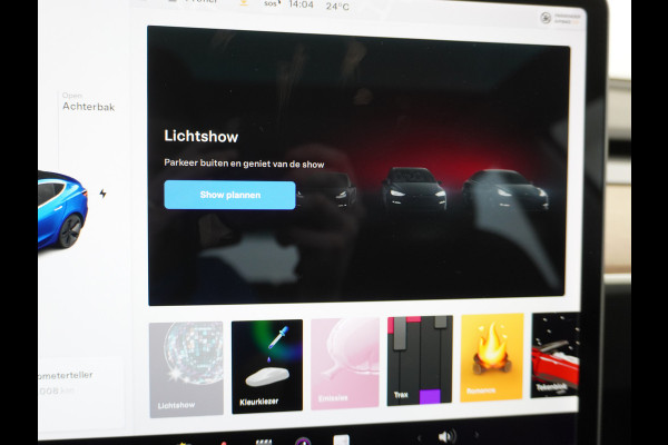 Tesla Model 3 RWD SR+ 60kWh 325PK Lmv 18" AutoPilot Leder PanoDak Adaptive-Cruise Lmv Camera's Elektr.-Stuur+Stoelen+Spiegels+Geheugen+Easy-En Navi LED Comfortstoelen ACC DAB Keyless en Voorverwarmen interieur via App One-Pedal-Drive Origineel Nederlandse auto tot 11kw laden thuis! Garantie Accu tot 26-09-2027 max 160.000km 1.584kg licht!