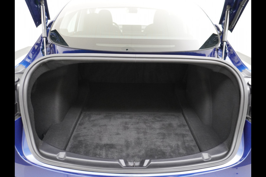 Tesla Model 3 RWD SR+ 60kWh 325PK Lmv 18" AutoPilot Leder PanoDak Adaptive-Cruise Lmv Camera's Elektr.-Stuur+Stoelen+Spiegels+Geheugen+Easy-En Navi LED Comfortstoelen ACC DAB Keyless en Voorverwarmen interieur via App One-Pedal-Drive Origineel Nederlandse auto tot 11kw laden thuis! Garantie Accu tot 26-09-2027 max 160.000km 1.584kg licht!