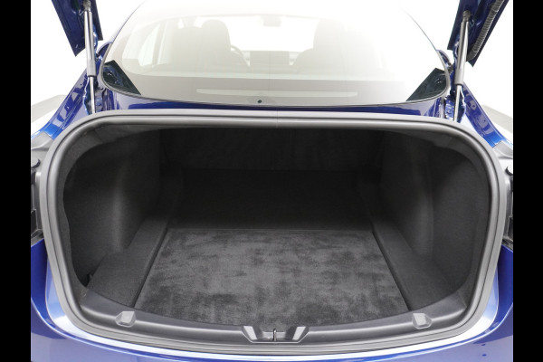 Tesla Model 3 RWD SR+ 60kWh 325PK Lmv 18" AutoPilot Leder PanoDak Adaptive-Cruise Lmv Camera's Elektr.-Stuur+Stoelen+Spiegels+Geheugen+Easy-En Navi LED Comfortstoelen ACC DAB Keyless en Voorverwarmen interieur via App One-Pedal-Drive Origineel Nederlandse auto tot 11kw laden thuis! Garantie Accu tot 26-09-2027 max 160.000km 1.584kg licht!