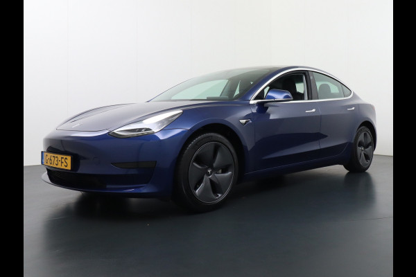 Tesla Model 3 RWD SR+ 60kWh 325PK Lmv 18" AutoPilot Leder PanoDak Adaptive-Cruise Lmv Camera's Elektr.-Stuur+Stoelen+Spiegels+Geheugen+Easy-En Navi LED Comfortstoelen ACC DAB Keyless en Voorverwarmen interieur via App One-Pedal-Drive Origineel Nederlandse auto tot 11kw laden thuis! Garantie Accu tot 26-09-2027 max 160.000km 1.584kg licht!