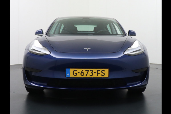 Tesla Model 3 RWD SR+ 60kWh 325PK Lmv 18" AutoPilot Leder PanoDak Adaptive-Cruise Lmv Camera's Elektr.-Stuur+Stoelen+Spiegels+Geheugen+Easy-En Navi LED Comfortstoelen ACC DAB Keyless en Voorverwarmen interieur via App One-Pedal-Drive Origineel Nederlandse auto tot 11kw laden thuis! Garantie Accu tot 26-09-2027 max 160.000km 1.584kg licht!