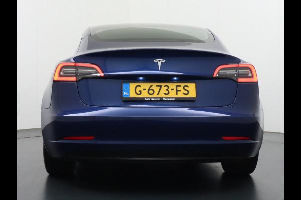 Tesla Model 3 RWD SR+ 60kWh 325PK Lmv 18" AutoPilot Leder PanoDak Adaptive-Cruise Lmv Camera's Elektr.-Stuur+Stoelen+Spiegels+Geheugen+Easy-En Navi LED Comfortstoelen ACC DAB Keyless en Voorverwarmen interieur via App One-Pedal-Drive Origineel Nederlandse auto tot 11kw laden thuis! Garantie Accu tot 26-09-2027 max 160.000km 1.584kg licht!