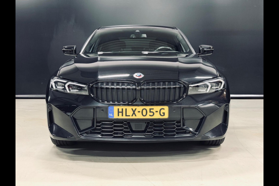 BMW 3-serie 330e X-Drive M-Sportpakket, Facelift!, Shadow Line, Gr Display, Cam, PDC, Ambiënte Light, Multistuur, Dealer Onderhoud