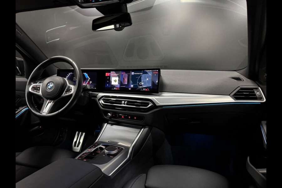 BMW 3-serie 330e X-Drive M-Sportpakket, Facelift!, Shadow Line, Gr Display, Cam, PDC, Ambiënte Light, Multistuur, Dealer Onderhoud