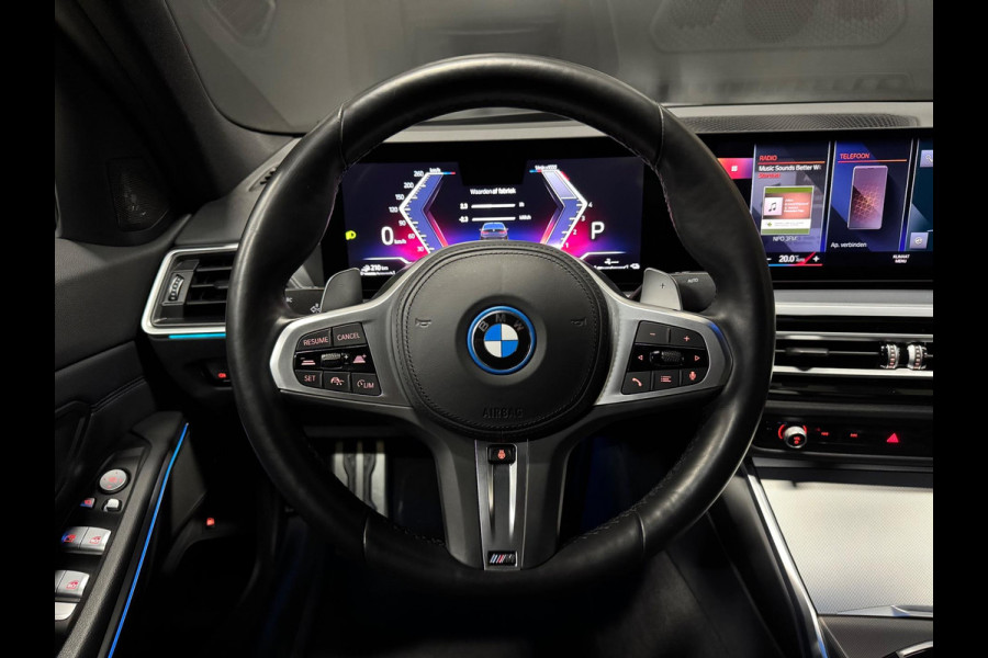 BMW 3-serie 330e X-Drive M-Sportpakket, Facelift!, Shadow Line, Gr Display, Cam, PDC, Ambiënte Light, Multistuur, Dealer Onderhoud