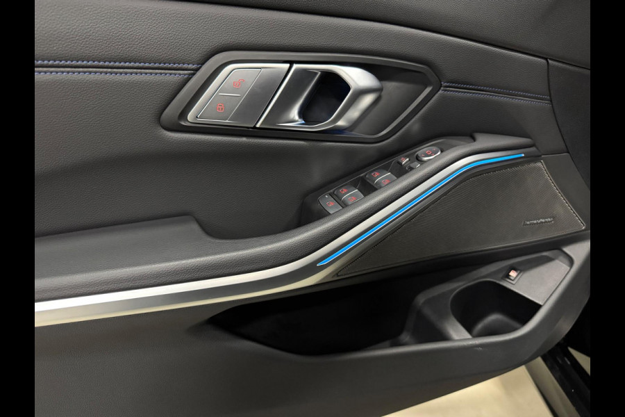 BMW 3-serie 330e X-Drive M-Sportpakket, Facelift!, Shadow Line, Gr Display, Cam, PDC, Ambiënte Light, Multistuur, Dealer Onderhoud