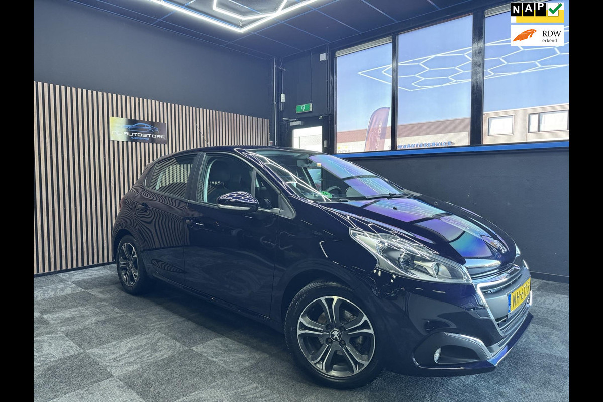 Peugeot 208 1.2 PureTech Blue Lion Navi Airco Cruise Lm velgen Peugeot 208 1.2 PureTech Blue Lion Navi Airco Cruise Lm velgen