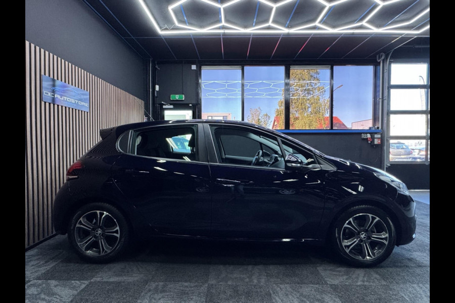 Peugeot 208 1.2 PureTech Blue Lion Navi Airco Cruise Lm velgen