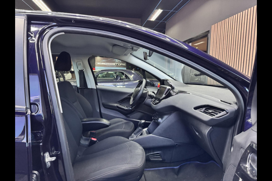 Peugeot 208 1.2 PureTech Blue Lion Navi Airco Cruise Lm velgen
