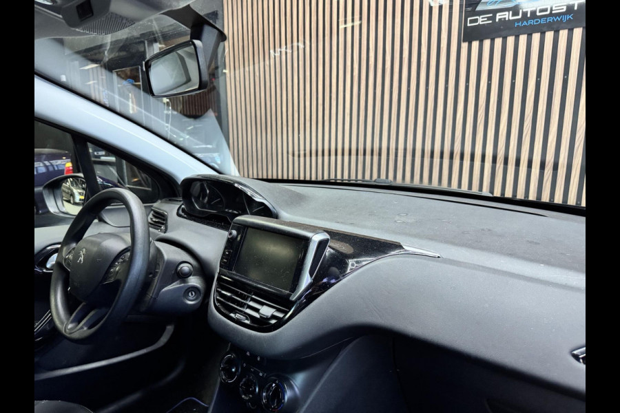 Peugeot 208 1.2 PureTech Blue Lion Navi Airco Cruise Lm velgen