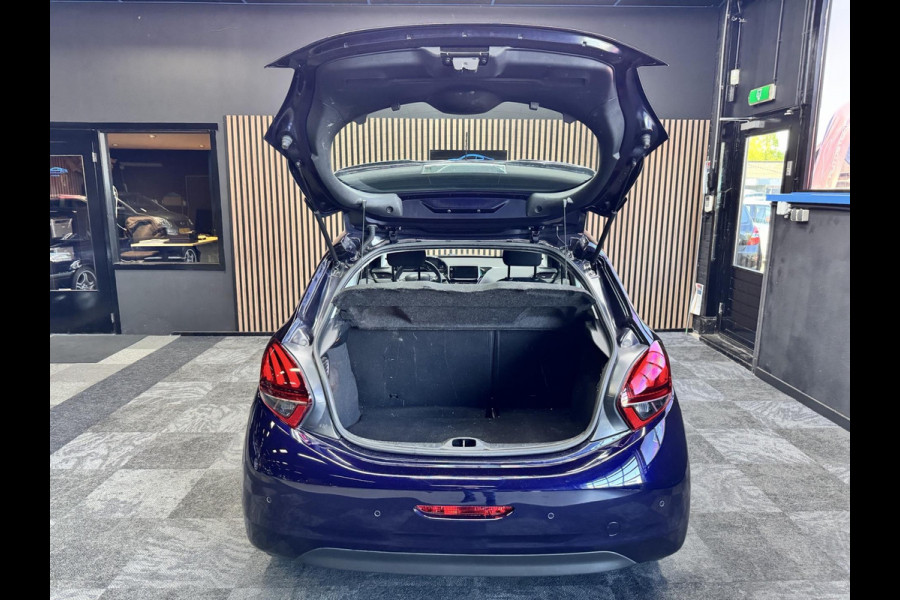 Peugeot 208 1.2 PureTech Blue Lion Navi Airco Cruise Lm velgen