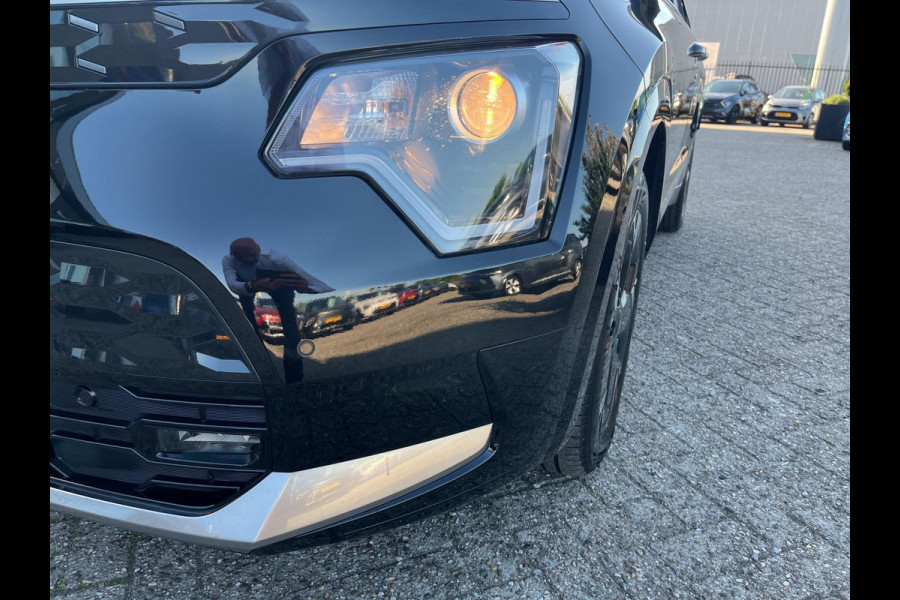 Kia Niro EV DynamicLine 64.8 kWh Automaat | Navi | Camera | Cruise | LMV | H-Leder |