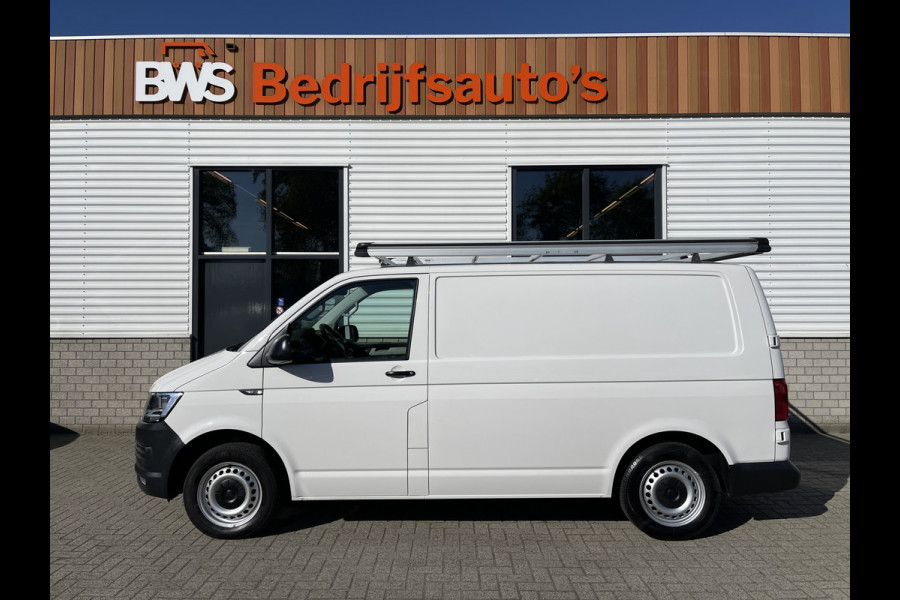 Volkswagen Transporter 2.0 TDI 102pk euro 6 / L1H1 Comfortline / bpm vrij / vaste prijs rijklaar € 12.950 ex btw / lease vanaf € 218 / Bott ingerichte laadruimte / imperial / trekhaak / bijrijdersbank !