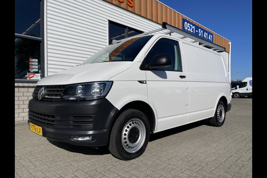 Volkswagen Transporter 2.0 TDI 102pk euro 6 / L1H1 Comfortline / bpm vrij / vaste prijs rijklaar € 12.950 ex btw / lease vanaf € 218 / Bott ingerichte laadruimte / imperial / trekhaak / bijrijdersbank !