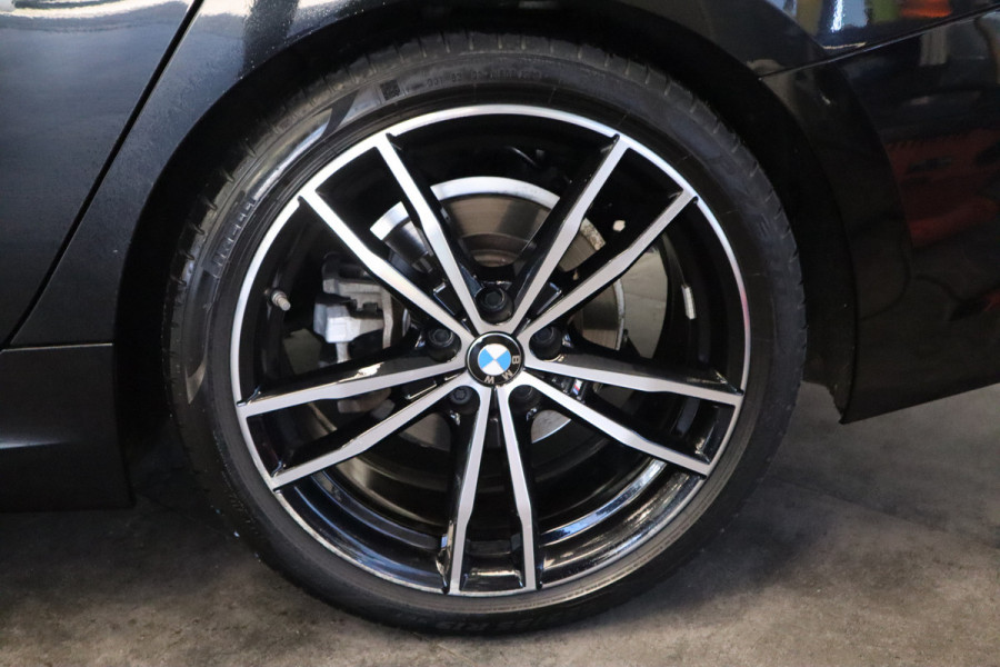 BMW 3 Serie Touring 320i High Executive Edition 184pk Navigatie Luxe Volleder Cruise Control Stoelverwarming sfeerverlichting