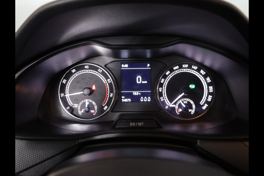 Škoda Kamiq 1.0 TSI Ambition 110 pk Automaat (DSG) | Navigatie via App | Parkeersensoren achter | Cruise control | LED koplampen |
