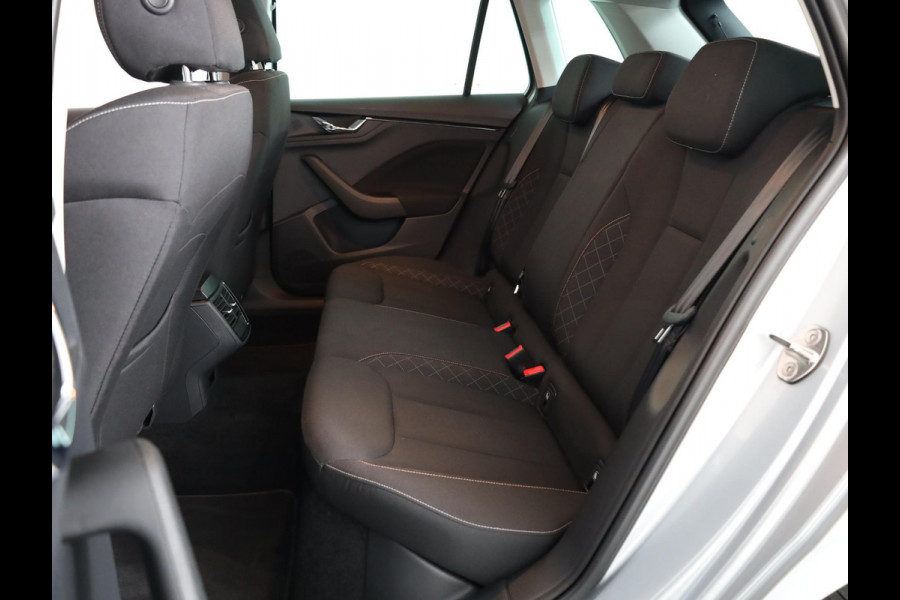 Škoda Kamiq 1.0 TSI Ambition 110 pk Automaat (DSG) | Navigatie via App | Parkeersensoren achter | Cruise control | LED koplampen |