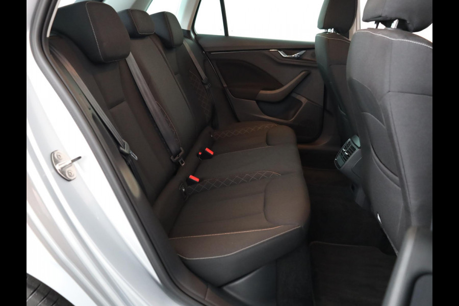 Škoda Kamiq 1.0 TSI Ambition 110 pk Automaat (DSG) | Navigatie via App | Parkeersensoren achter | Cruise control | LED koplampen |