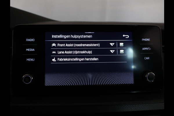Škoda Kamiq 1.0 TSI Ambition 110 pk Automaat (DSG) | Navigatie via App | Parkeersensoren achter | Cruise control | LED koplampen |