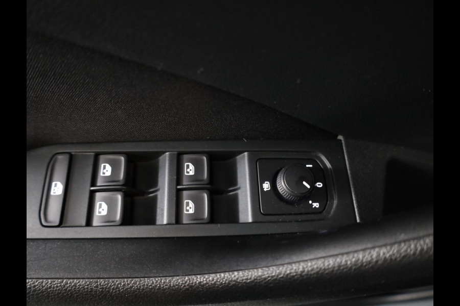 Škoda Kamiq 1.0 TSI Ambition 110 pk Automaat (DSG) | Navigatie via App | Parkeersensoren achter | Cruise control | LED koplampen |
