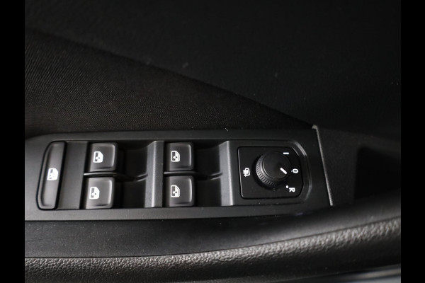 Škoda Kamiq 1.0 TSI Ambition 110 pk Automaat (DSG) | Navigatie via App | Parkeersensoren achter | Cruise control | LED koplampen |