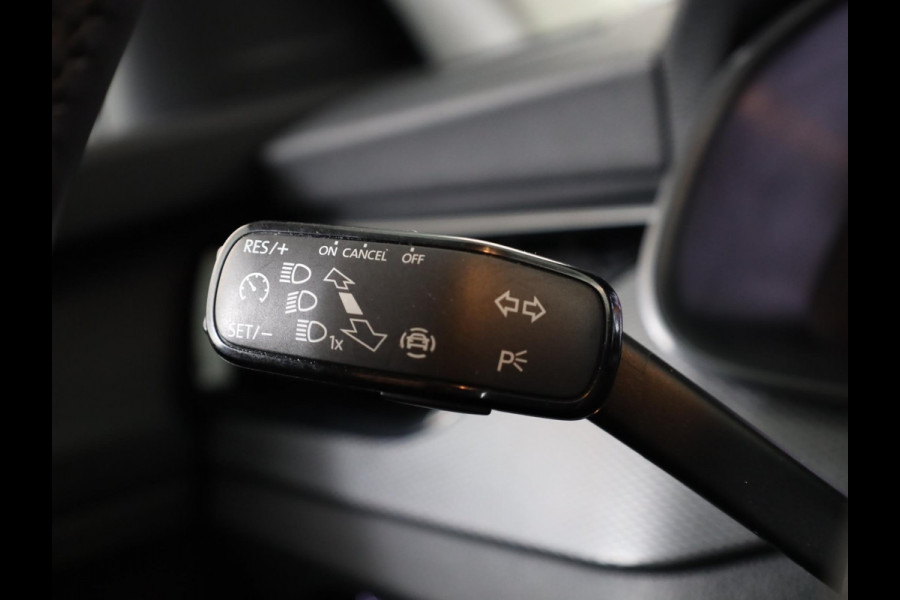 Škoda Kamiq 1.0 TSI Ambition 110 pk Automaat (DSG) | Navigatie via App | Parkeersensoren achter | Cruise control | LED koplampen |