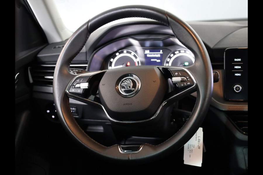 Škoda Kamiq 1.0 TSI Ambition 110 pk Automaat (DSG) | Navigatie via App | Parkeersensoren achter | Cruise control | LED koplampen |