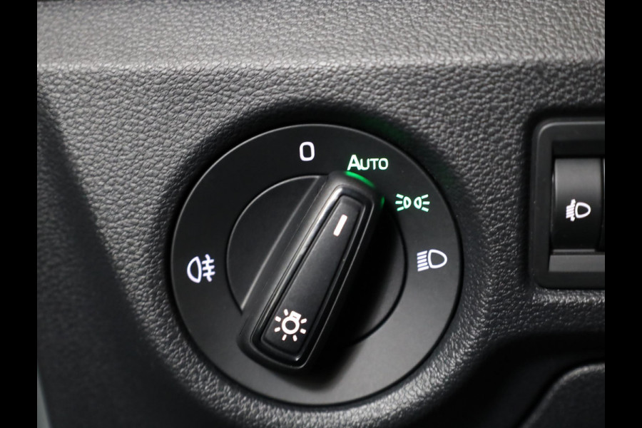 Škoda Kamiq 1.0 TSI Ambition 110 pk Automaat (DSG) | Navigatie via App | Parkeersensoren achter | Cruise control | LED koplampen |