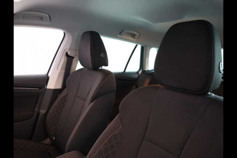 Škoda Kamiq 1.0 TSI Ambition 110 pk Automaat (DSG) | Navigatie via App | Parkeersensoren achter | Cruise control | LED koplampen |