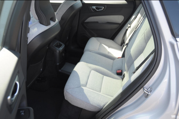 Volvo XC60 T6 350PK Automaat Inscription / Long range / Adaptieve cruise control / Parkeersensoren met camera / Elektrische achterklep / Sportstoelen / Elektrische stoelen / Trekhaak / Keyless entry / Panoramadak