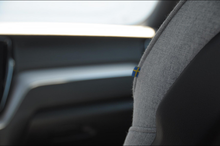 Volvo XC60 T6 350PK Automaat Inscription / Long range / Adaptieve cruise control / Parkeersensoren met camera / Elektrische achterklep / Sportstoelen / Elektrische stoelen / Trekhaak / Keyless entry / Panoramadak