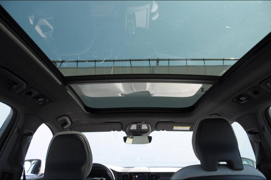 Volvo XC60 T6 350PK Automaat Inscription / Long range / Adaptieve cruise control / Parkeersensoren met camera / Elektrische achterklep / Sportstoelen / Elektrische stoelen / Trekhaak / Keyless entry / Panoramadak