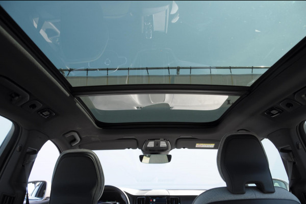 Volvo XC60 T6 350PK Automaat Inscription / Long range / Adaptieve cruise control / Parkeersensoren met camera / Elektrische achterklep / Sportstoelen / Elektrische stoelen / Trekhaak / Keyless entry / Panoramadak
