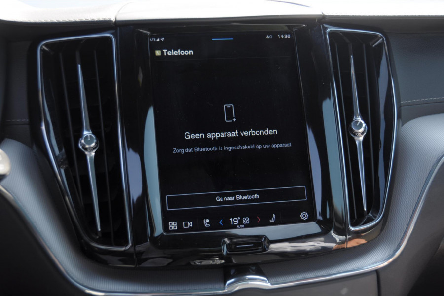 Volvo XC60 T6 350PK Automaat Inscription / Long range / Adaptieve cruise control / Parkeersensoren met camera / Elektrische achterklep / Sportstoelen / Elektrische stoelen / Trekhaak / Keyless entry / Panoramadak