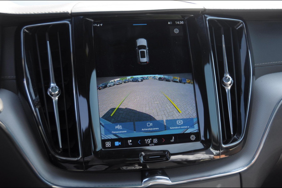 Volvo XC60 T6 350PK Automaat Inscription / Long range / Adaptieve cruise control / Parkeersensoren met camera / Elektrische achterklep / Sportstoelen / Elektrische stoelen / Trekhaak / Keyless entry / Panoramadak