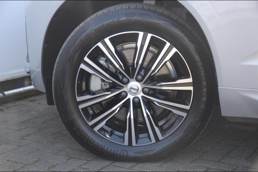 Volvo XC60 T6 350PK Automaat Inscription / Long range / Adaptieve cruise control / Parkeersensoren met camera / Elektrische achterklep / Sportstoelen / Elektrische stoelen / Trekhaak / Keyless entry / Panoramadak