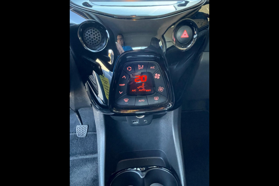 Peugeot 108 1.0 e-VTi Blue Lease Executive
