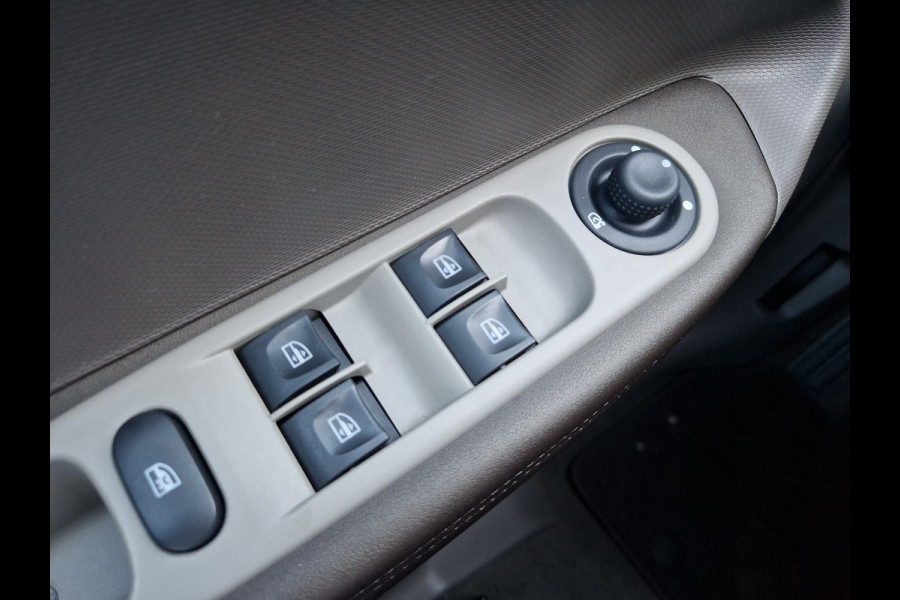 Renault ZOE Q90 Bose Quickcharge 41 kWh | KoopAccu! | DAB | Camera | Navi | Clima | Licht- en Regensensor |