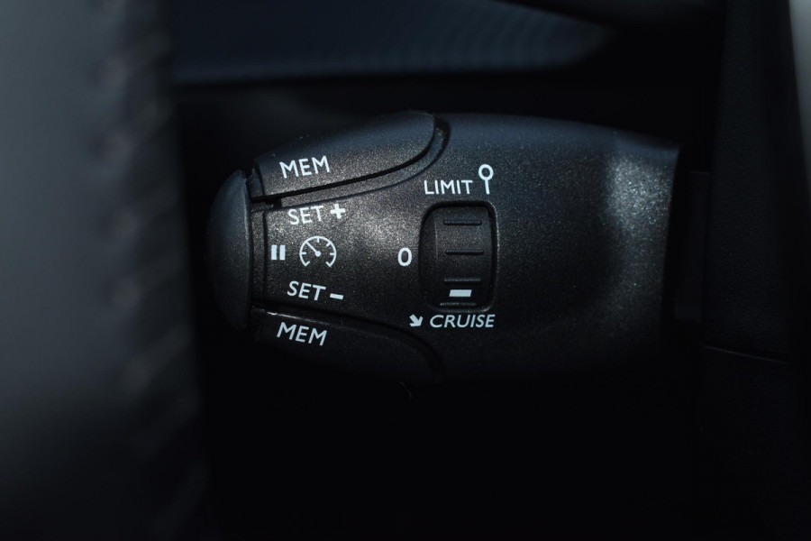 Peugeot 208 1.2 PureTech 100PK Allure Pack | Carplay | Camera | Incl. garantie