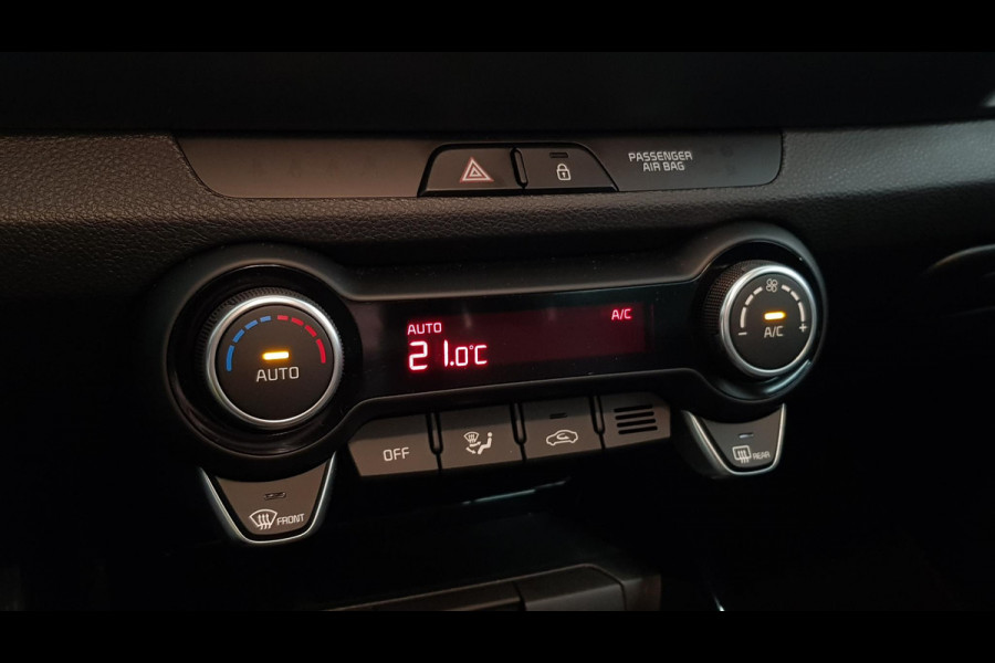 Kia Stonic 1.0 T-GDi 120pk Automaat DynamicLine | Climate control | Navigatie | Camera | Parkeer sensoren | Trekhaak