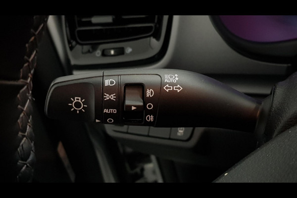 Kia Stonic 1.0 T-GDi 120pk Automaat DynamicLine | Climate control | Navigatie | Camera | Parkeer sensoren | Trekhaak