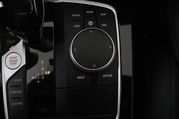 BMW 2 Serie Gran Coupé 218i Business Edition (PANORAMADAK, PARKEERSENSOREN, CAMERA, CRUISE CONTROL, NAVIGATIE, DEALER ONDERHOUDEN)