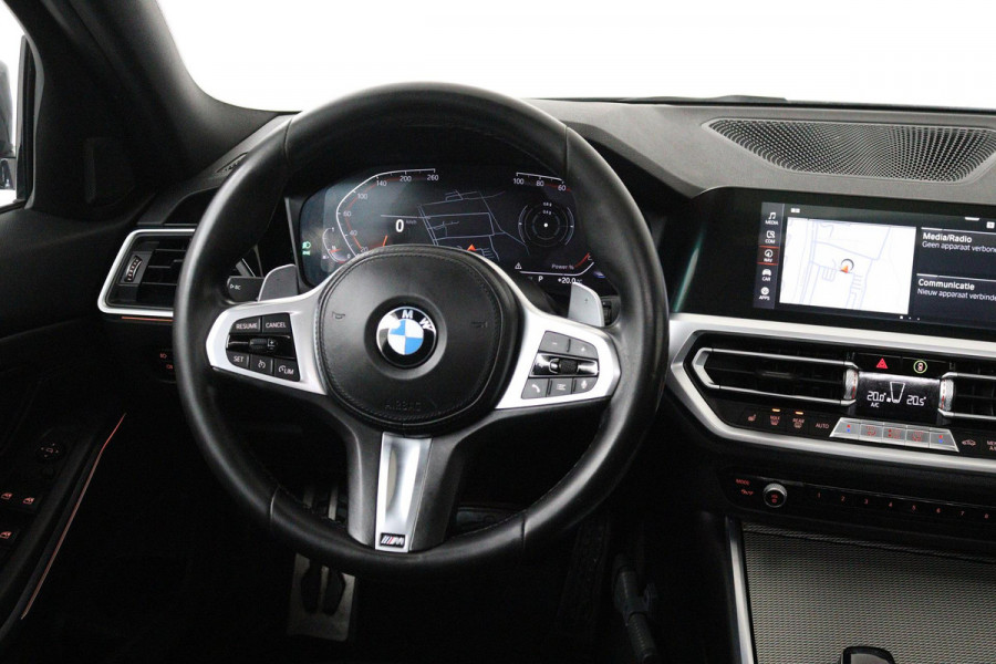 BMW 3 Serie 318i Business Edition (PANORAMADAK, PARKEERSENSOREN, STOELVERWARMING, NAVIGATIE, CAMERA, DEALER ONDERHOUDEN)